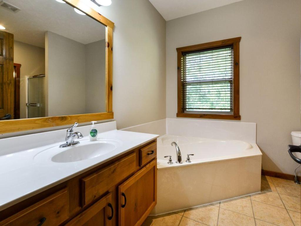 Lodge 243 Branson Eksteriør bilde
